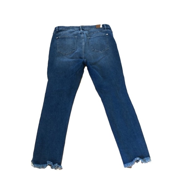 Judy Blue Size 15/32 Skinny Fit distressed frayed hem highrise medium wash jeans - Picture 2 of 13